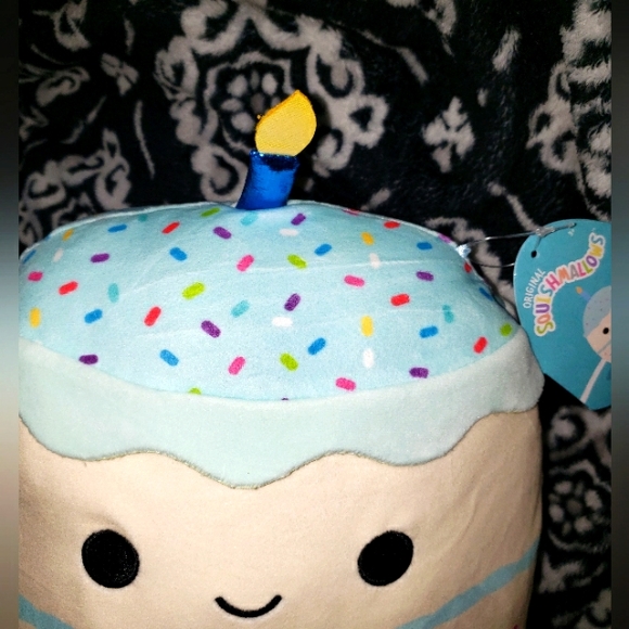 Squishmallow 10" KIKS The Vanilla Cake HAPPY BIRTHDAY SQUAD KELLYTOY NWT candle - Picture 3 of 6